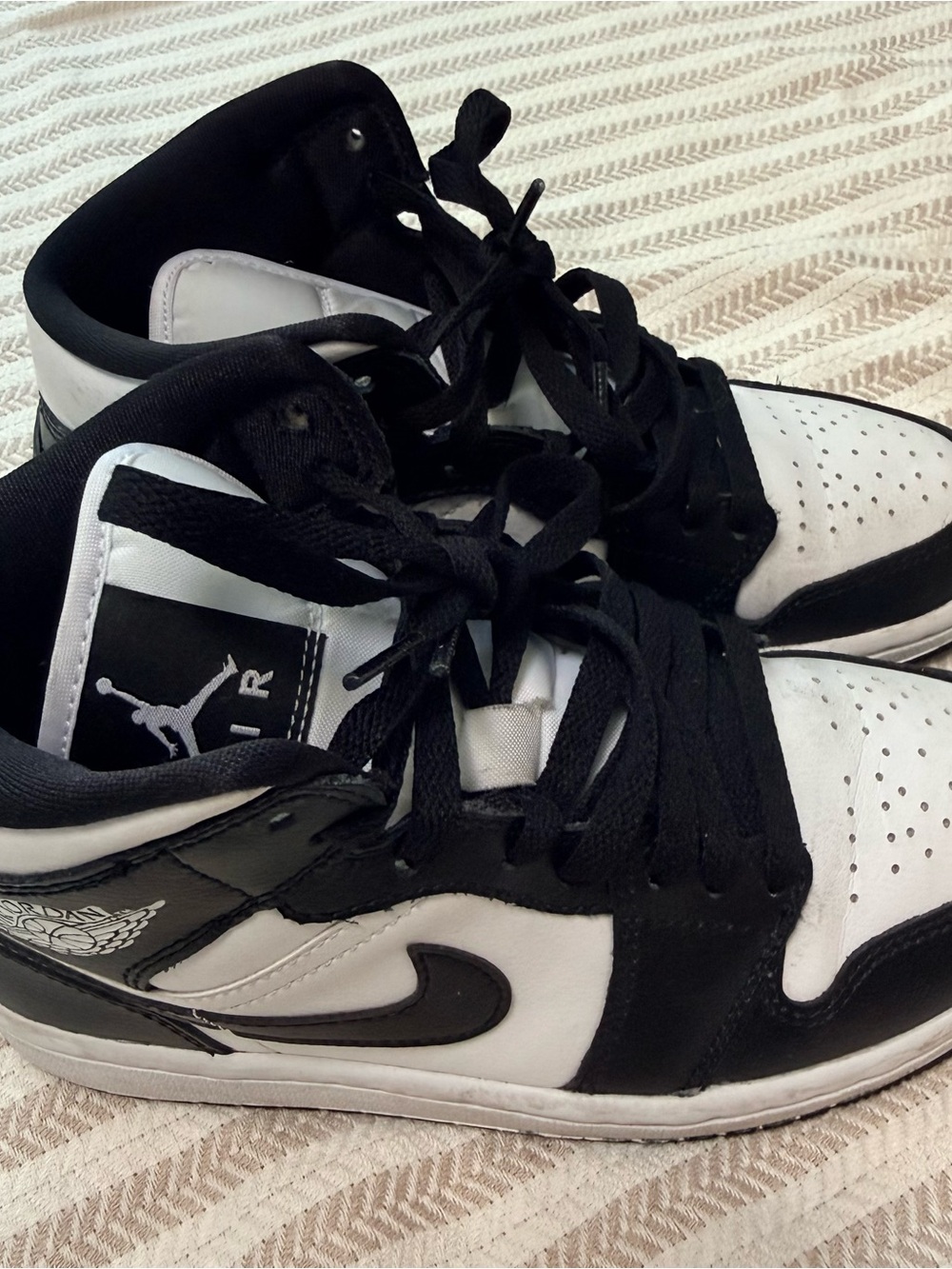 Nike Kids Black and White Mid-Top Sneakers - Picture 5 of 9